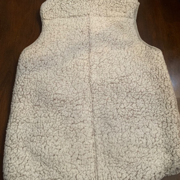 Sherpa zip up vest - Picture 2 of 3